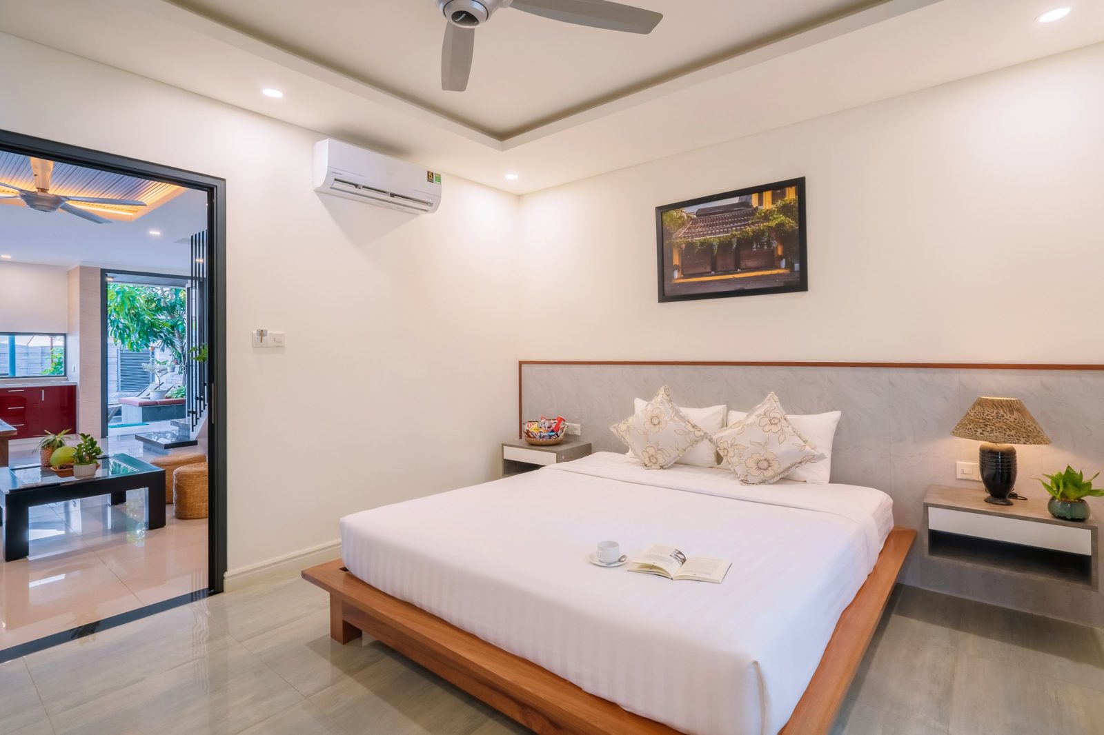 Bedroom with a double bed